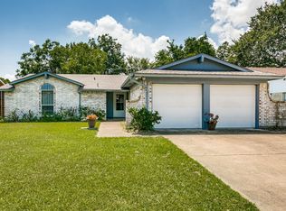 1526 Meadow Way, Garland, TX 75042