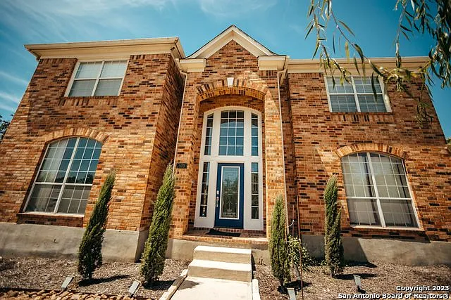 5 bed, 4.0 bath, 3390 sqft, $3,500 — Photo 1