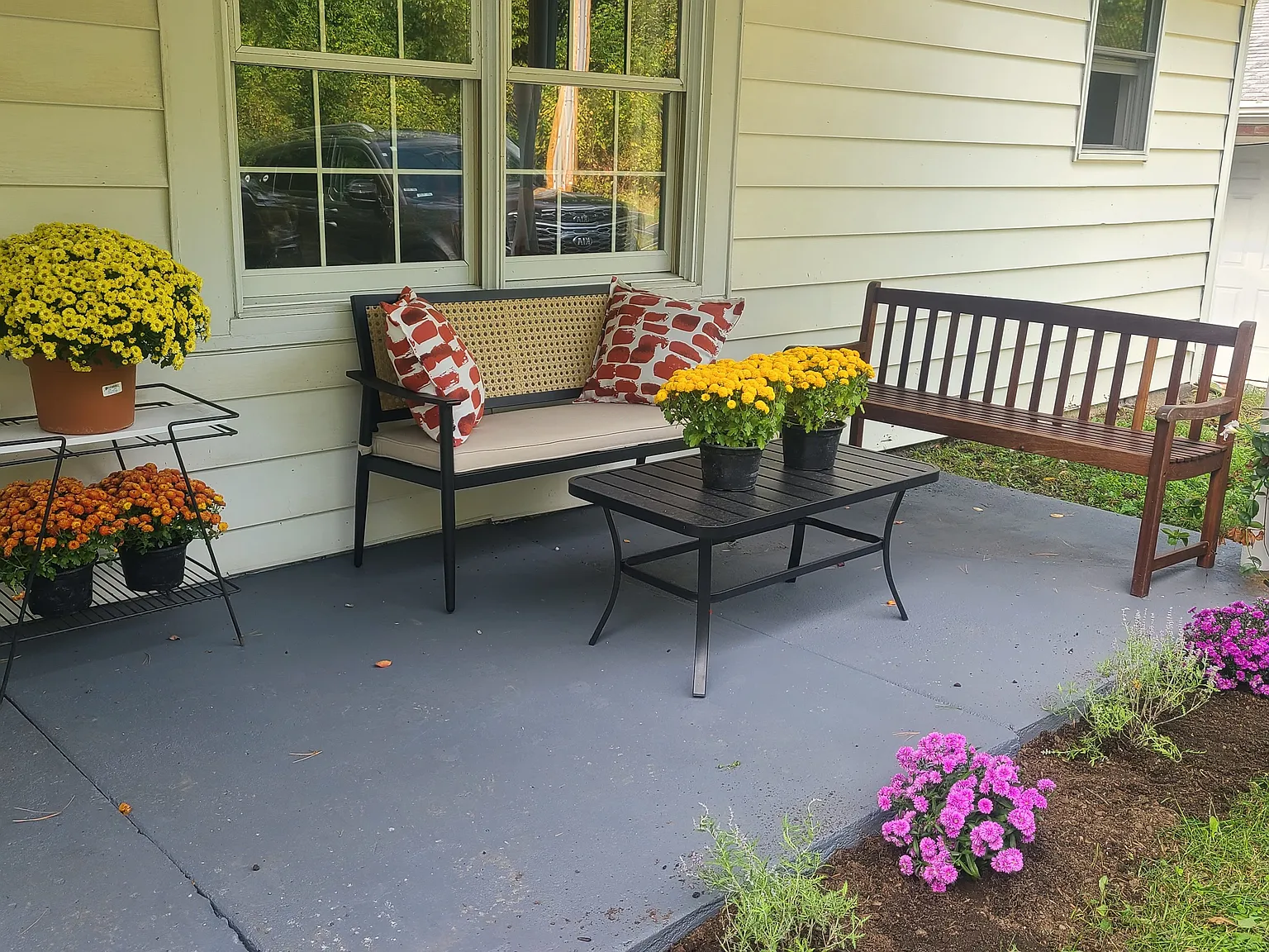 3 bed, 1223 sqft, $4,000 — Photo 2