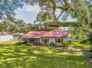 8438 Wire Rd, Zephyrhills, FL 33540