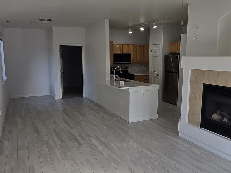 5255 Memphis St #1001 — Photo 4