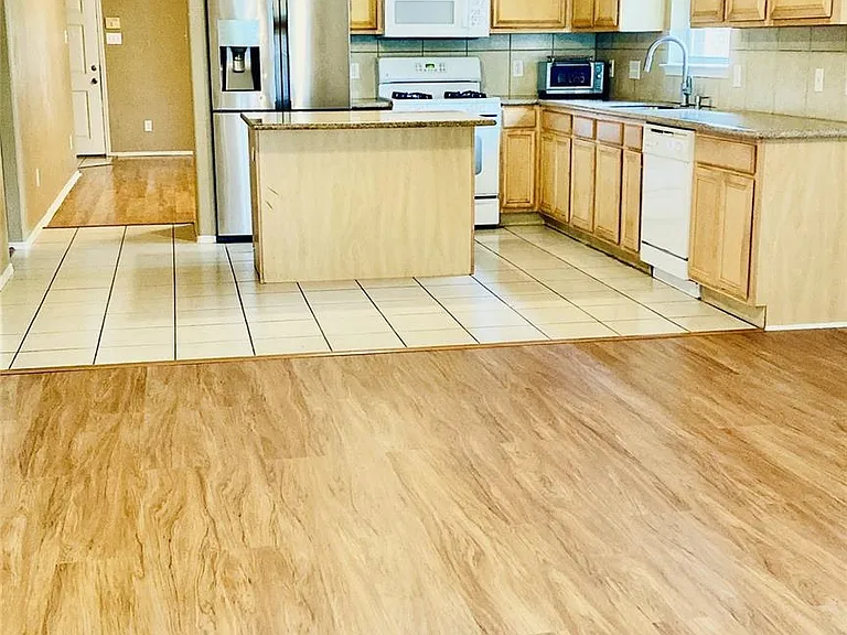 18034 Platinum Springs Dr — Photo 8
