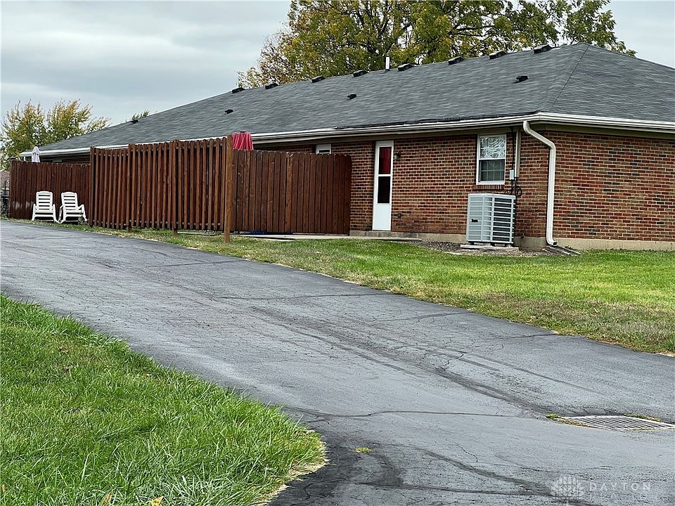 2nd image of 8468-8462 Woodgrove Ct
