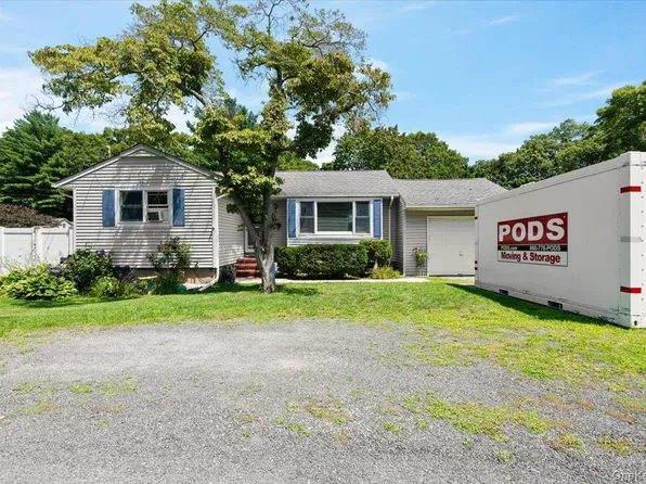 101 Lake Avenue, Saint James, NY 11780