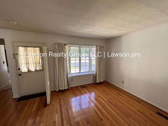 5th image of 5204 N Lake Dr