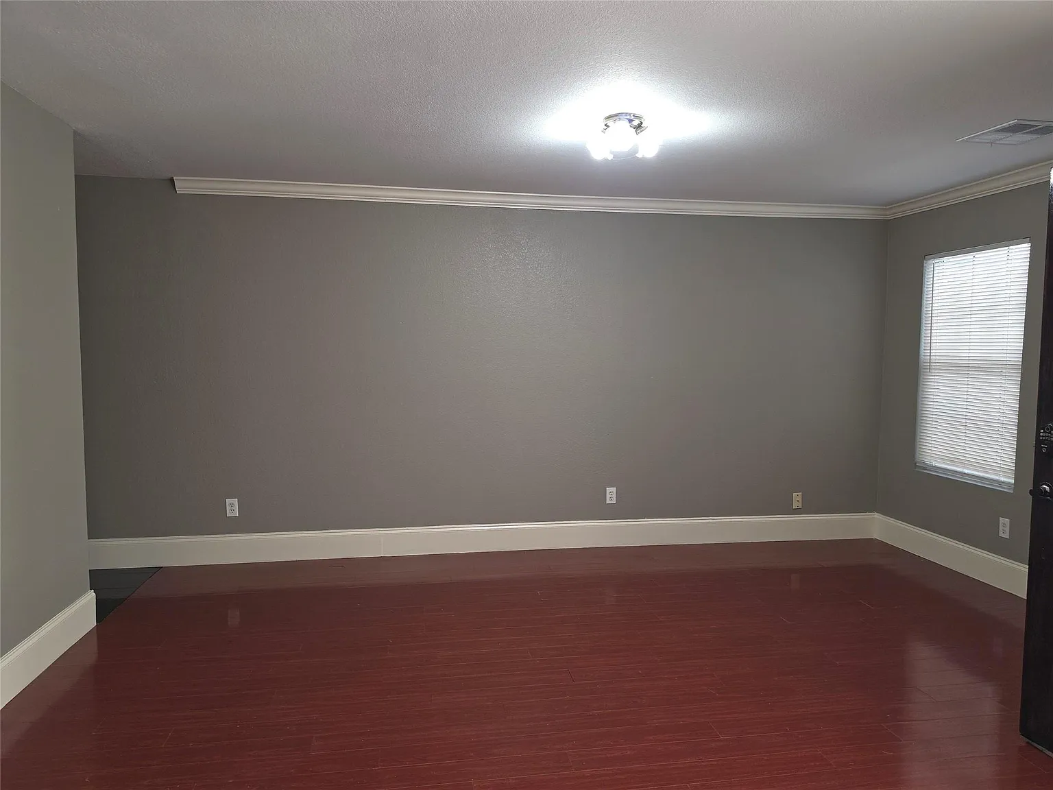 4 bed, 2.5 bath, 3372 sqft, $2,450 — Photo 3