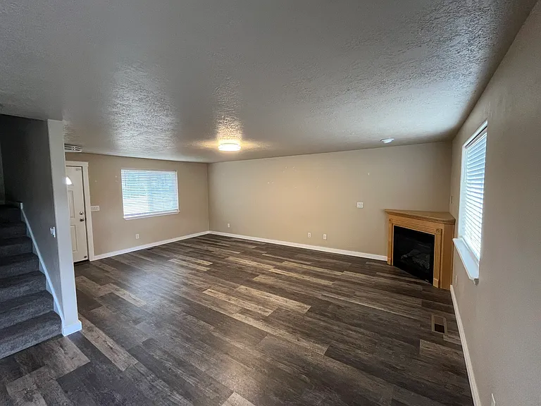 8642 NE Barberry Dr — Photo 5