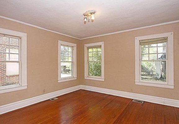 2nd image of 3675 Hedrick St #1