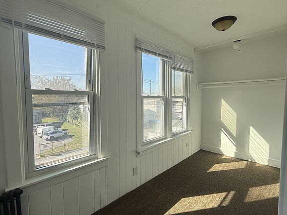 5th image of 3005 Derry St