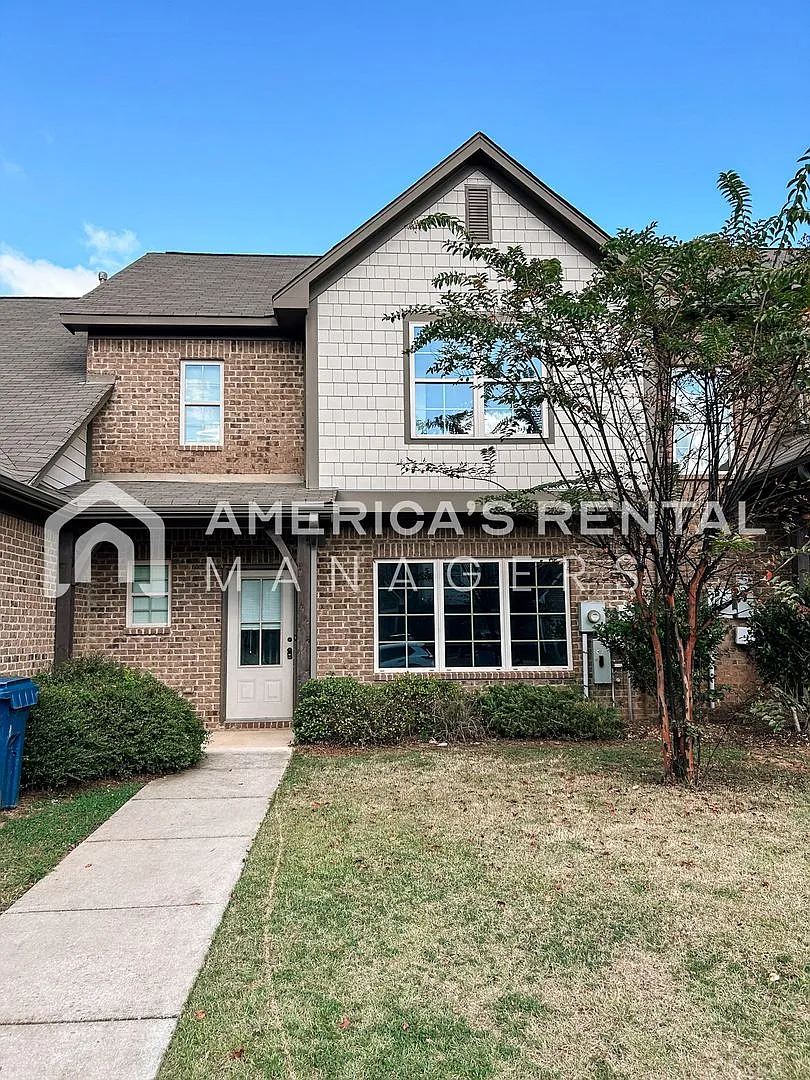 Townhome For Rent In Chelsea! Coming Soon! — Photo 3