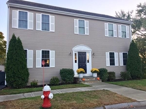 1st image of 7 Robertson Dr