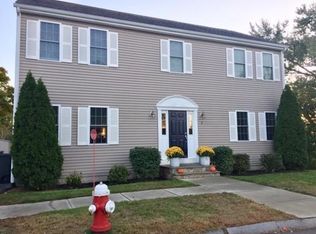 7 Robertson Dr, Hopedale, MA 01747