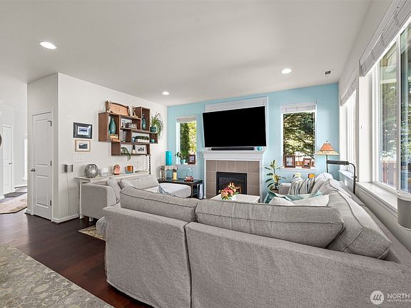 2nd image of 4309 30th Drive SE