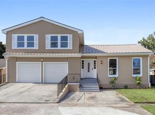 3864 Greenbriar Ln, Harvey, LA 70058