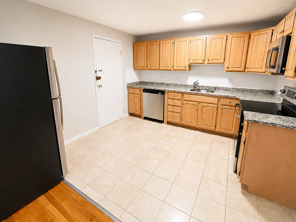 143 Babcock St #3