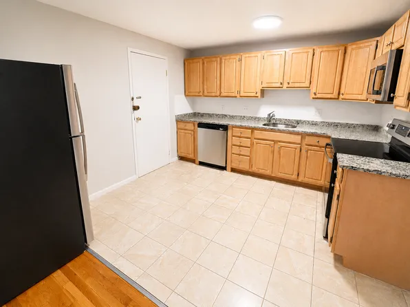 143 Babcock St APT 3, Brookline, MA 02446