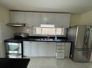 10 Heather Rd, Toronto, ON M1S 2E1
