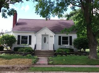 311 4th St, Waunakee, WI 53597