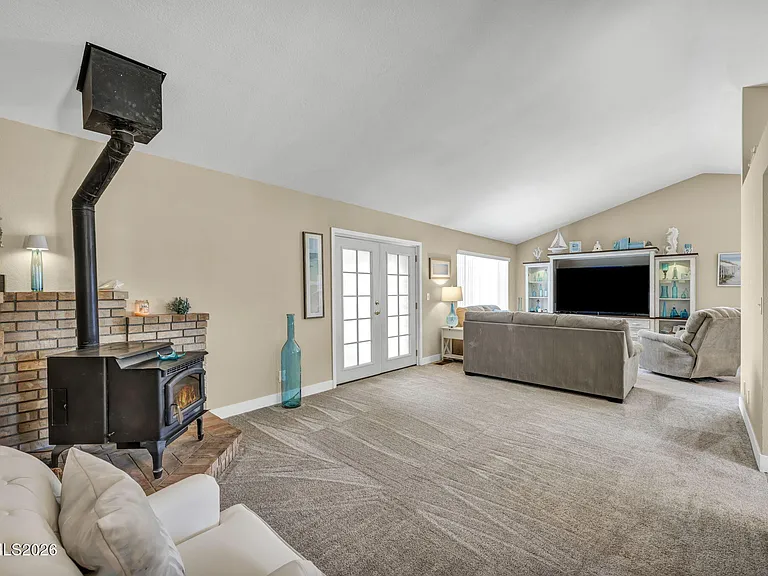 1331 Victoria Dr — Photo 13