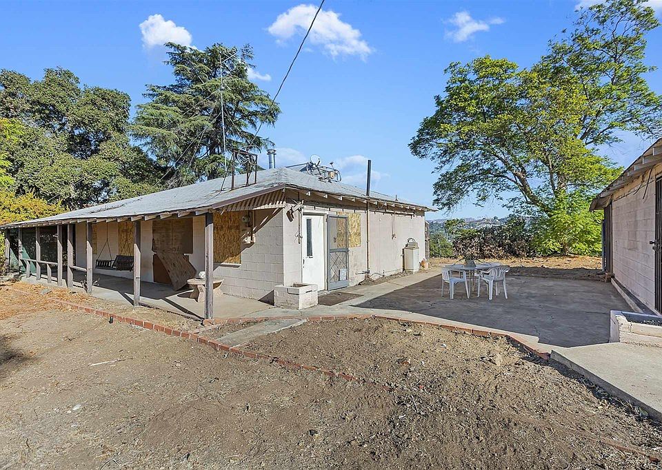 2nd image of 1355 Pepper Dr