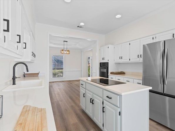 2144 Brackenbury Ln, Cordova, TN 38016