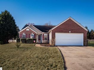 11 Bates Lake Ct, Fountain Inn, SC 29644