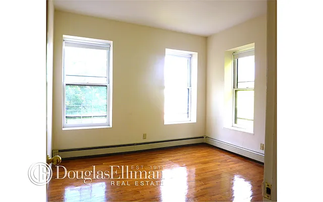 Rented by Douglas Elliman | media 22