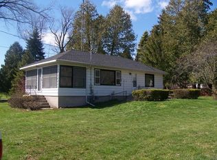 W4128 Hemlock Rd, Lake Geneva, WI 53147