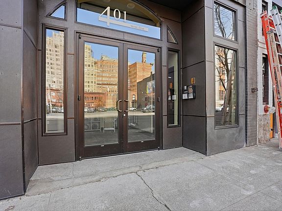 4th image of 401 W 1st Ave