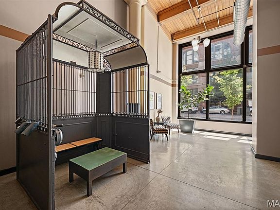 5th image of 1015 Washington Ave APT 206