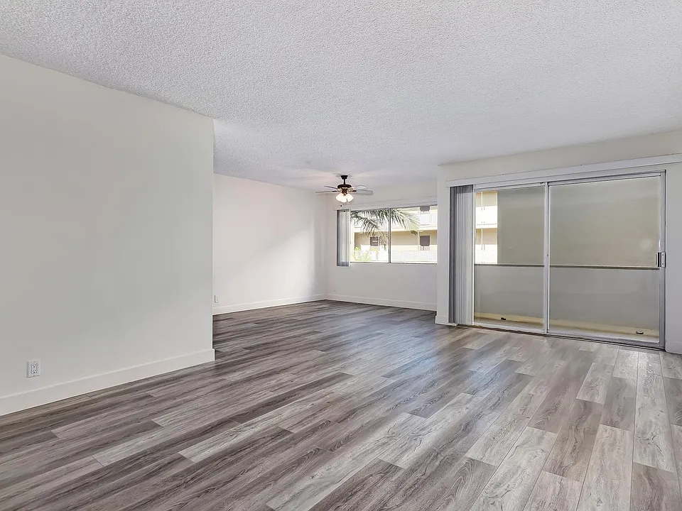 Addison Arms Apartments