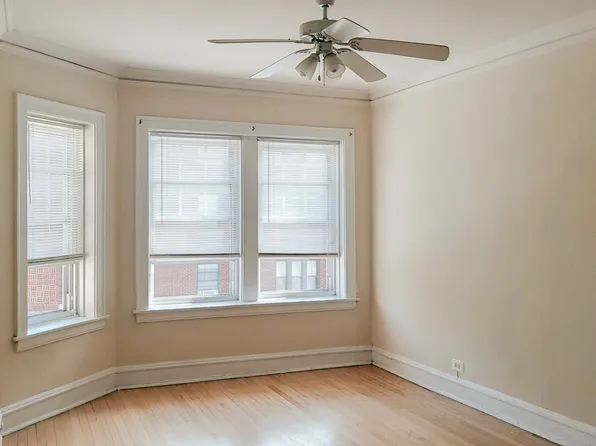 2202 W Foster Ave #2, Chicago, IL 60625