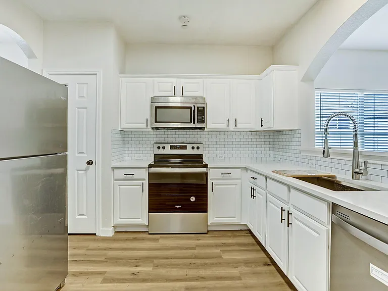 128 Almquist St — Photo 9