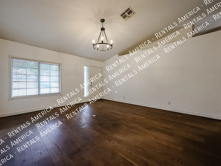 2292 E Remington Pl — Photo 7
