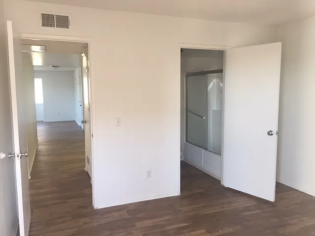 1627 N Fair Oaks Ave — Photo 13