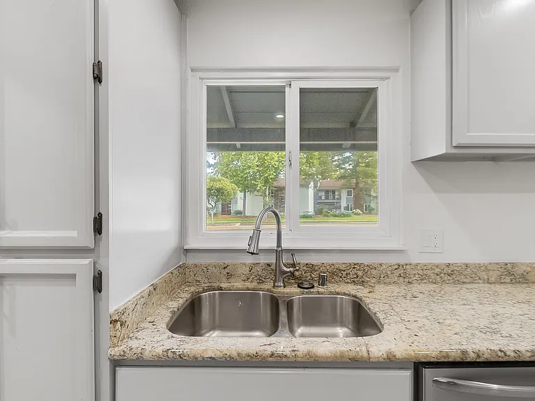 4060 Clayton Rd — Photo 16