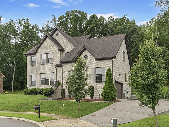 3rd image of 137 Burntash Ln