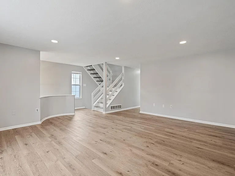 2714 Meadowcrest Ct — Photo 17