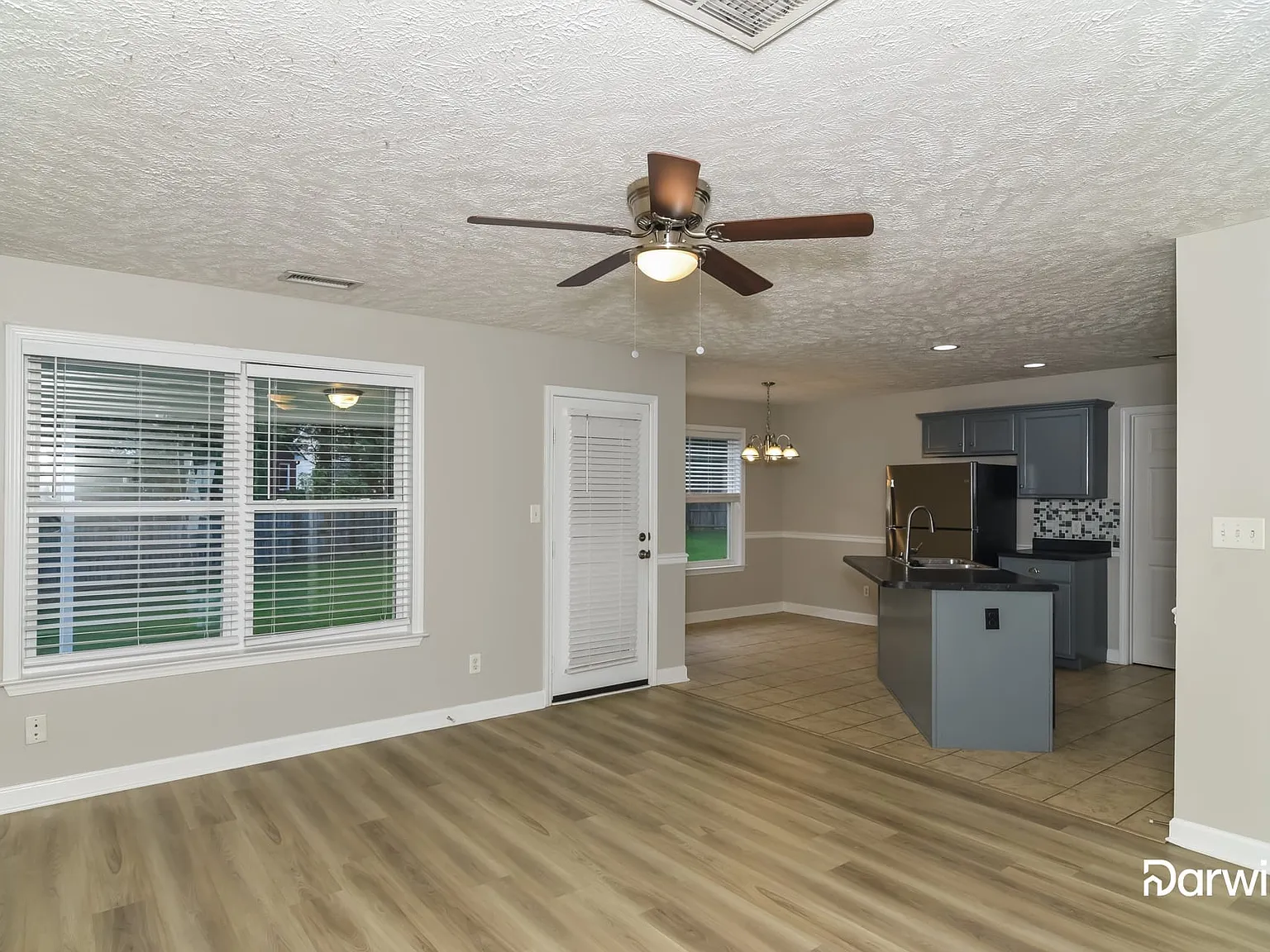 3 bed, 2.5 bath, 1512 sqft, $2,090 — Photo 4