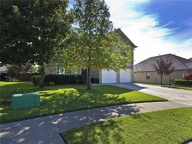 1st image of 221 Sweet Gum Dr