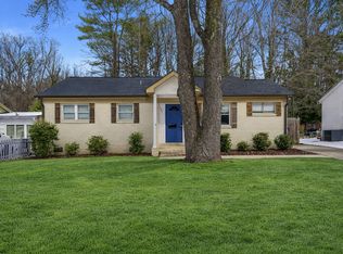 2521 Dora Dr, Charlotte, NC 28215