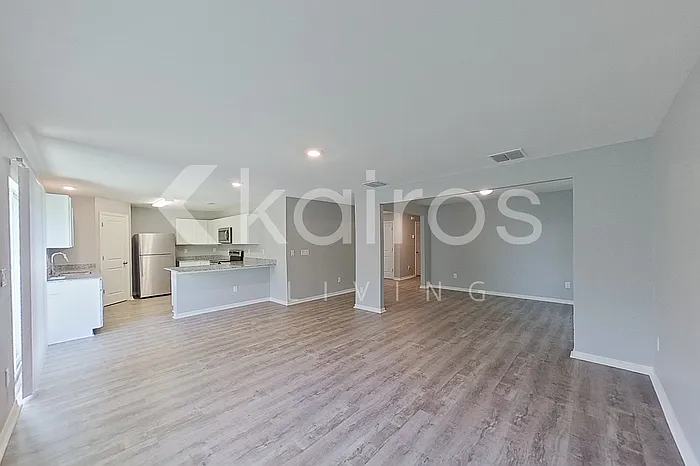 1124 Ware Ave — Photo 5