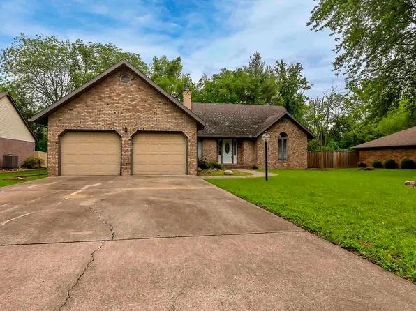 4 Suburban Dr, Murphysboro, IL 62966