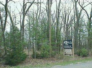 1 Staple Rd, Muskegon, MI 49445