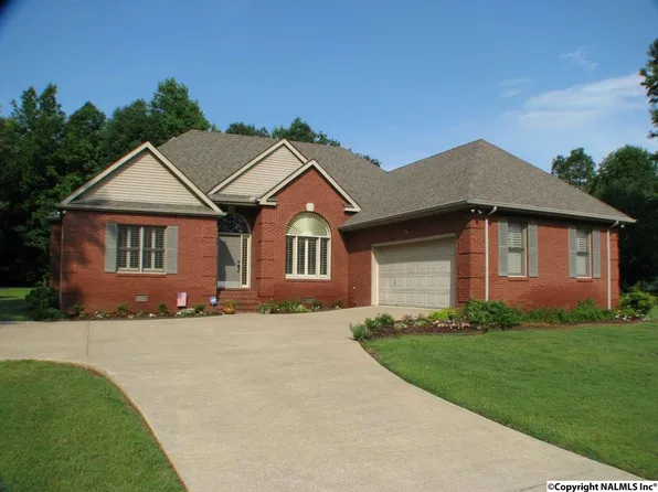 150 Ashton Cir, Fayetteville, TN 37334