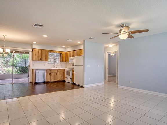 Open, bright, floorplan