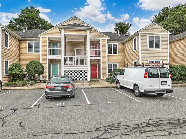 70 Turner St #B-6, Warwick, RI 02886