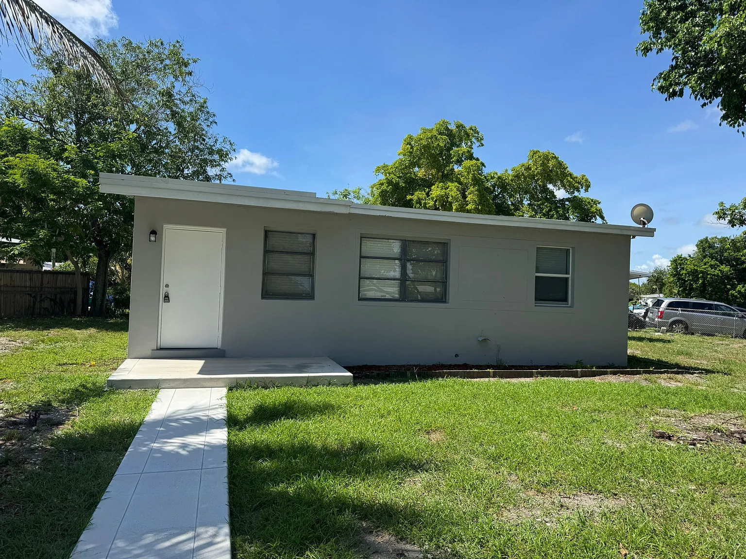 4550 SW 36 St - 1 — Photo 3