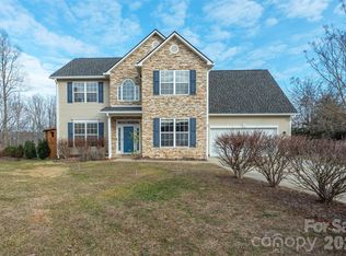 53 Stone River Dr, Asheville, NC 28804