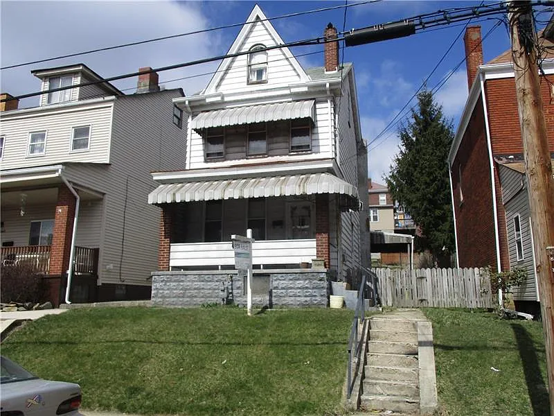 150 Ormsby Ave photo 1